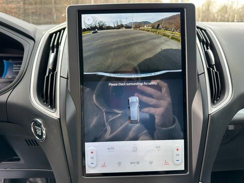 Used 2024 Ford Edge SEL image 21