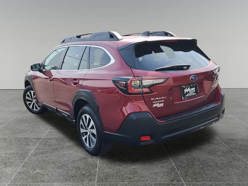 Used 2025 Subaru Outback Premium image 5