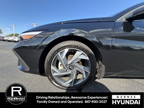 Used 2025 Hyundai Elantra Sport FWD image 12