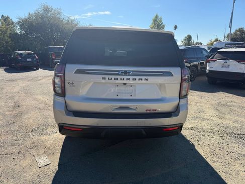 Used 2022 Chevrolet Suburban RST w/ Luxury Package AWD/4WD image 4