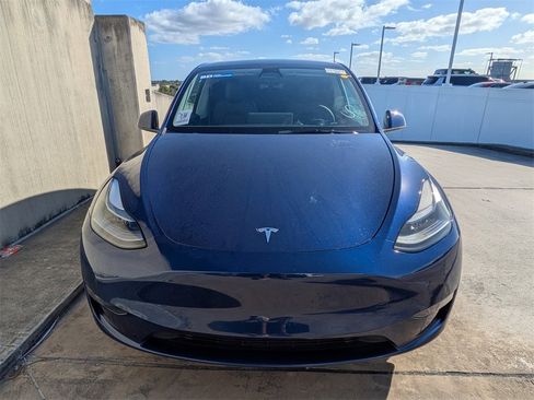 Used 2022 Tesla Model Y Performance image 3