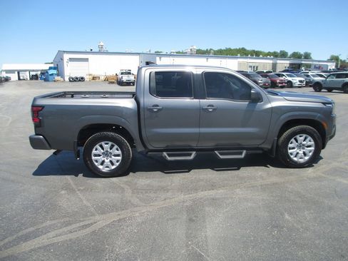 Used 2022 Nissan Frontier SV AWD/4WD image 5