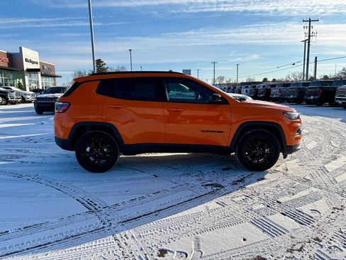 New 2026 Jeep Compass Latitude image 2