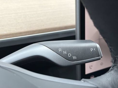 Used 2023 Tesla Model Y AWD image 22