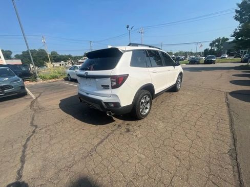 Used 2023 Honda Passport TrailSport image 13