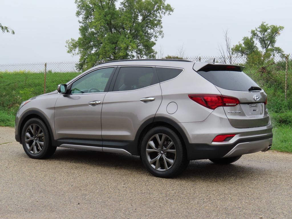 Used 2017 Hyundai Santa Fe Sport w/ 2.0T Ultimate Tech Package 05 FWD image 6