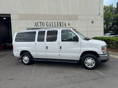 Used 2014 Ford E-350 and Econoline 350 XLT RWD image 3