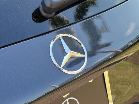Certified 2022 Mercedes-Benz GLC 300 image 7