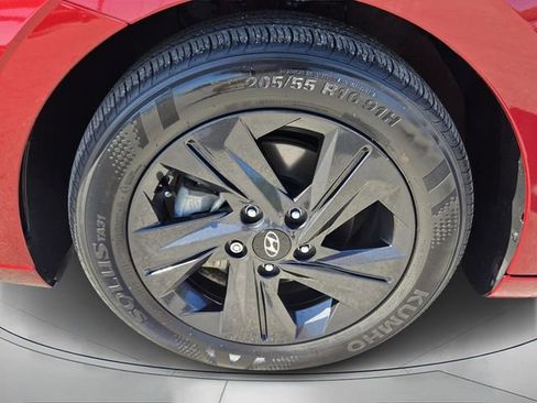 Certified 2023 Hyundai Elantra Blue image 9