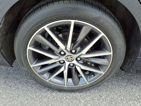 Certified 2021 Toyota Camry XLE image 28