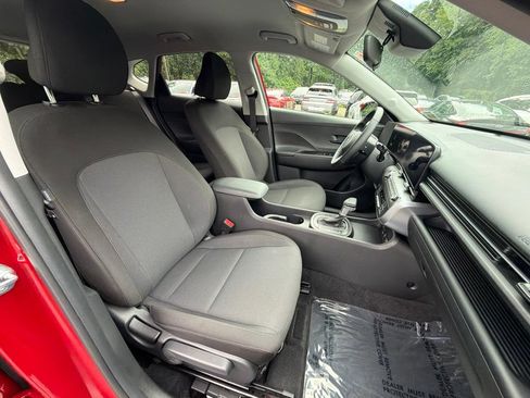 Certified 2024 Hyundai Kona SEL AWD/4WD image 9