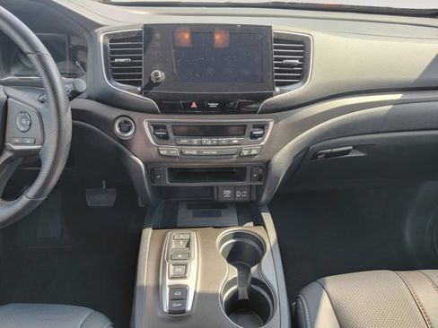 Used 2023 Honda Passport TrailSport image 11