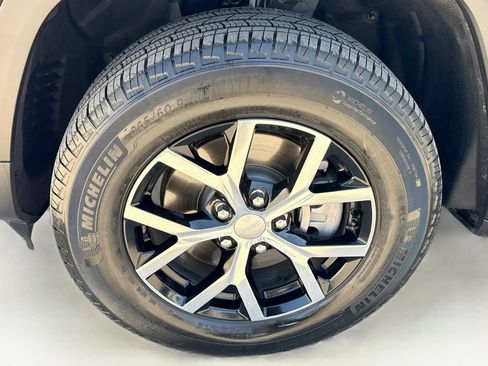 Used 2025 Jeep Grand Cherokee L Limited w/ Luxury Tech Group II AWD/4WD image 40