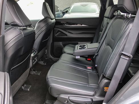 Used 2023 INFINITI QX60 Pure FWD image 18