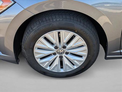 Used 2019 Volkswagen Jetta FWD image 28