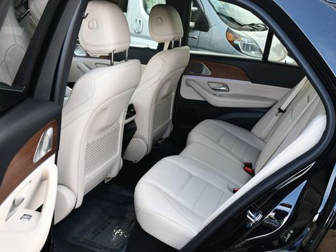 Used 2024 Mercedes-Benz GLE 450 4MATIC image 16