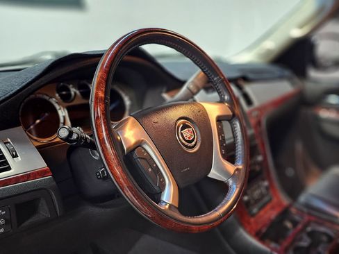 Used 2013 Cadillac Escalade 2WD image 16