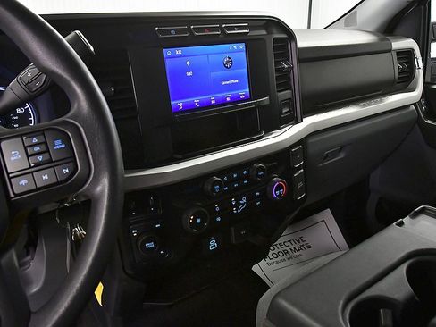 Used 2024 Ford F350 XLT image 25