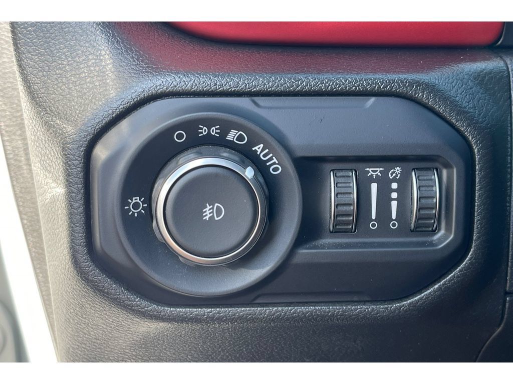 Used 2022 Jeep Wrangler Unlimited Rubicon AWD/4WD image 40