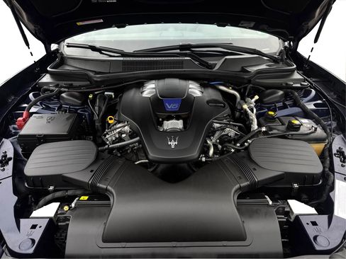 Used 2020 Maserati Ghibli S image 15