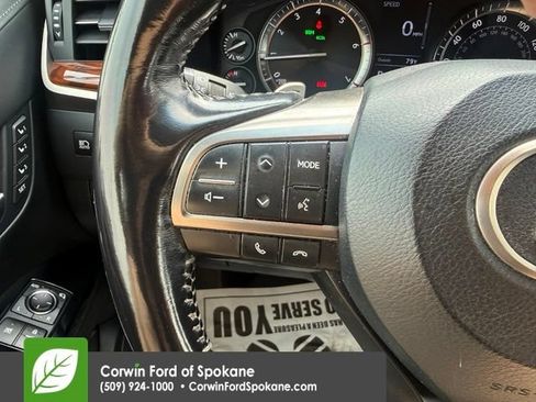 Used 2017 Lexus LX 570 4WD w/ Luxury Package image 27