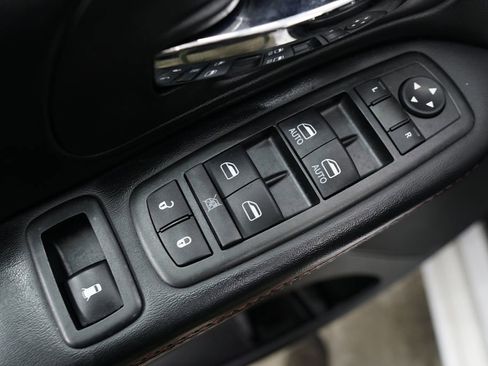 Used 2019 Dodge Grand Caravan GT image 19