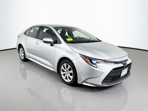 Used 2024 Toyota Corolla LE FWD image 8