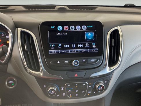 Used 2018 Chevrolet Equinox Premier FWD image 16