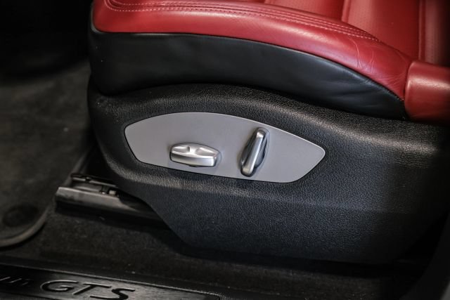 Used 2022 Porsche Macan GTS AWD/4WD image 30