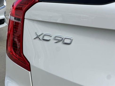 Certified 2025 Volvo XC90 T8 Ultra w/ Protection Package Premier image 33