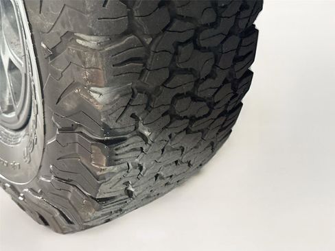 Used 2020 Toyota Tacoma SR w/ SX Package image 25