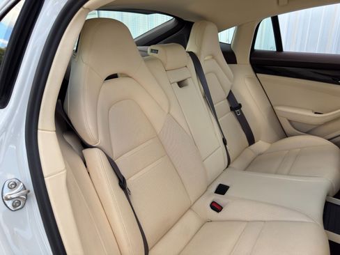 Used 2021 Porsche Panamera 4S image 41