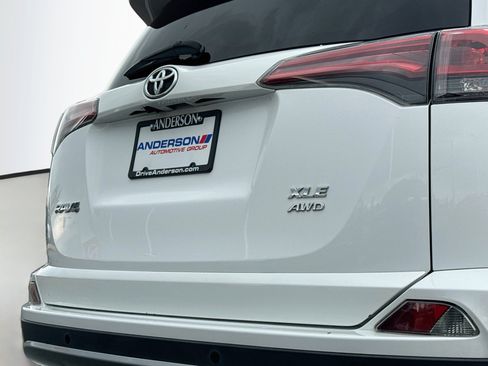 Used 2016 Toyota RAV4 XLE w/ Convenience Package AWD/4WD image 6