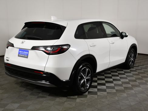 Used 2025 Honda HR-V EX-L image 6