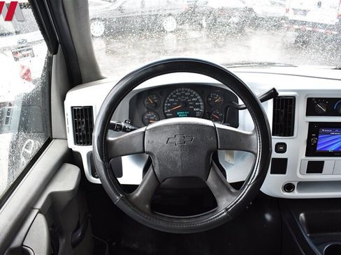 Used 2006 Chevrolet Express 3500 RWD image 13