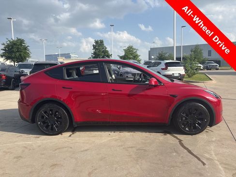 Used 2022 Tesla Model Y Long Range AWD/4WD image 4