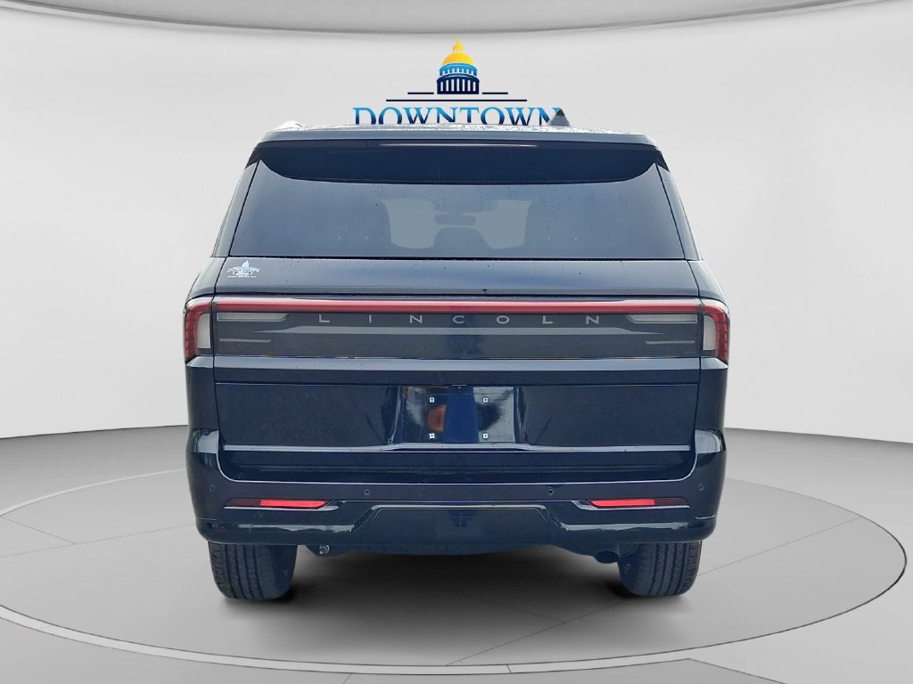 Used 2025 Lincoln Navigator Black Label AWD/4WD image 4