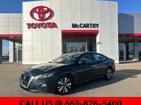 Used 2021 Nissan Altima 2.5 SV image 1