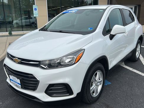 Used 2021 Chevrolet Trax LS w/ Tint and Cruise Package FWD image 2