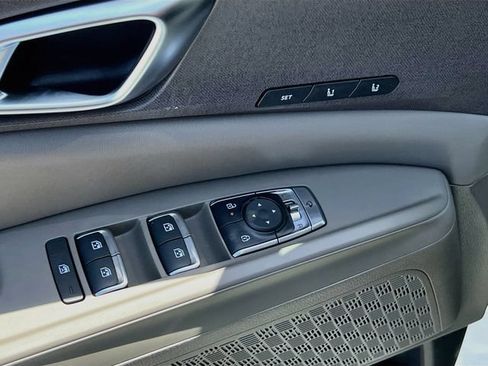 New 2026 Kia Carnival EX FWD image 18