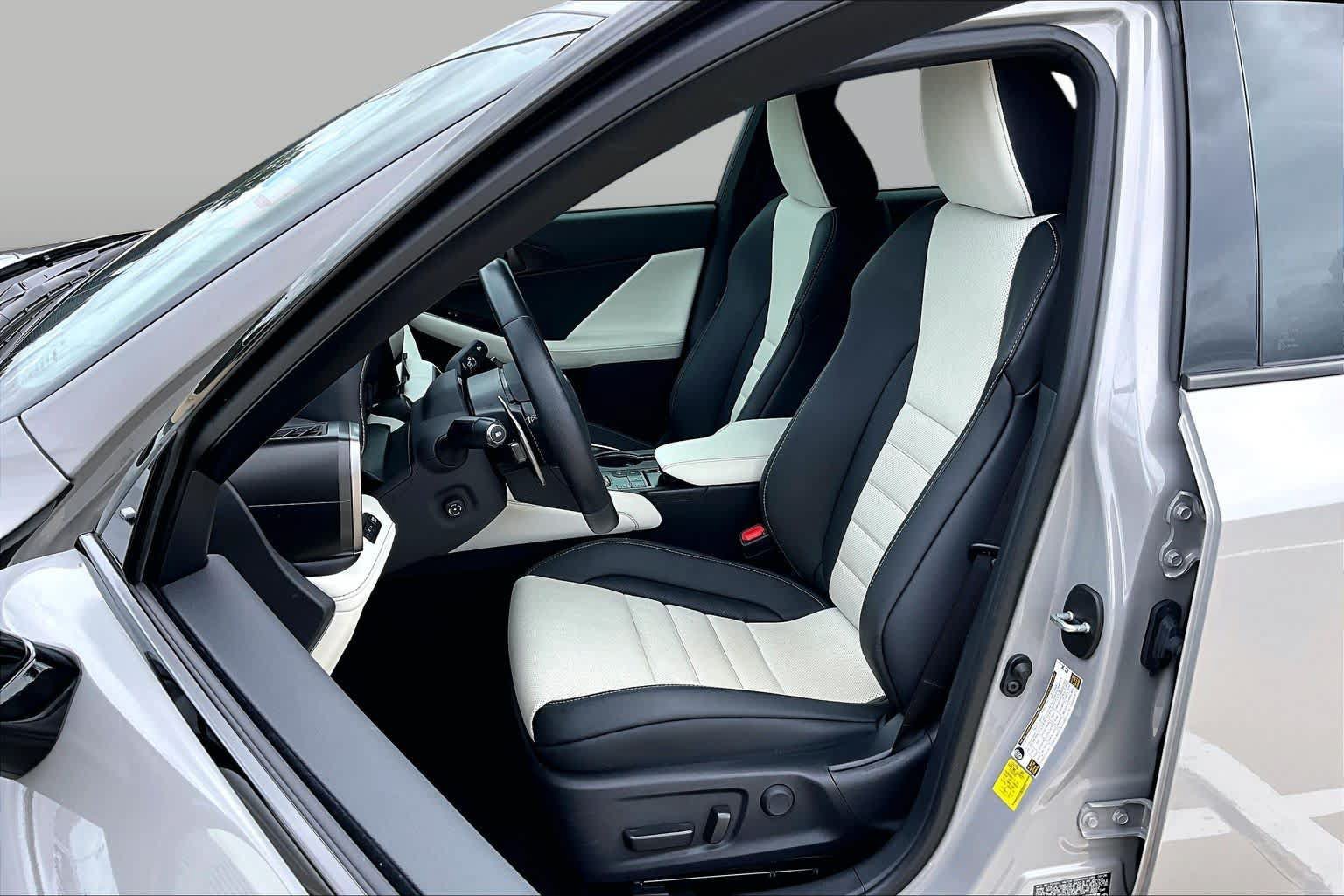 Used 2026 Lexus IS 350 F Sport w/ Technology Package RWD image 6