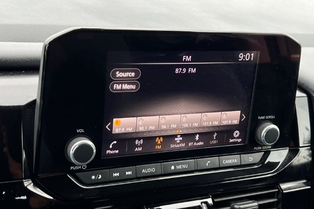 Used 2024 Nissan Pathfinder SV FWD image 24