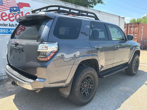 Used 2021 Toyota 4Runner TRD Off-Road AWD/4WD image 3