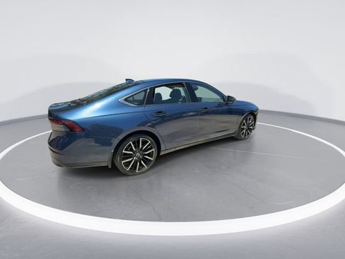 Used 2023 Honda Accord Touring image 8