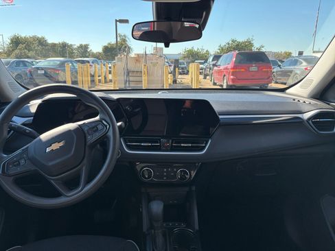 Used 2025 Chevrolet TrailBlazer LT image 31