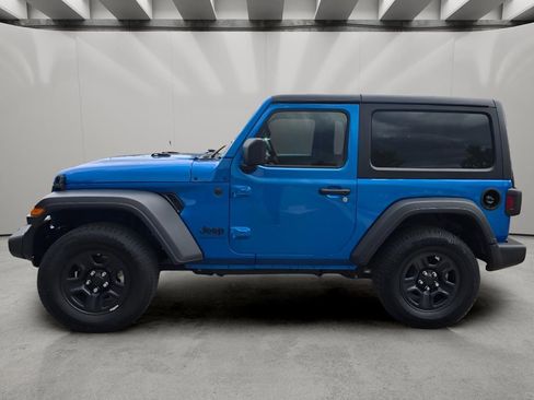 Used 2024 Jeep Wrangler Sport AWD/4WD image 4