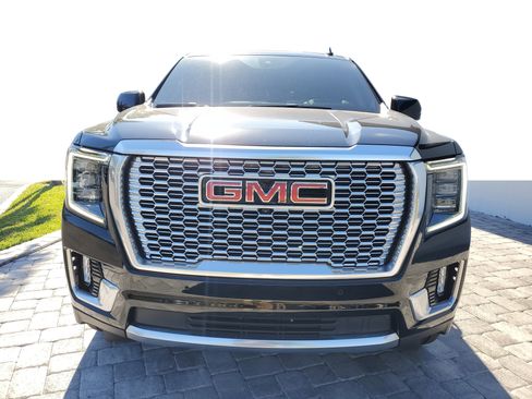 Used 2022 GMC Yukon Denali image 2