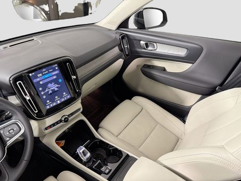 Certified 2023 Volvo XC40 B5 Plus w/ Driver Assist Package image 24