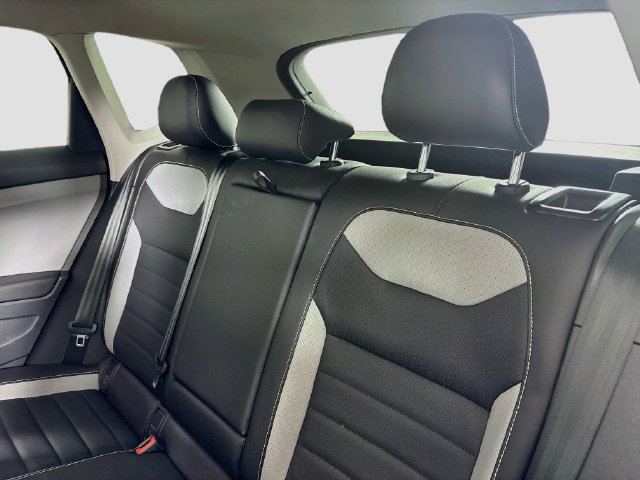 Certified 2023 Volkswagen Taos SEL AWD/4WD image 28