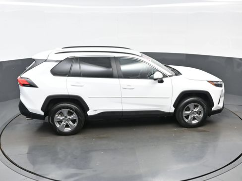Used 2024 Toyota RAV4 LE AWD/4WD image 39